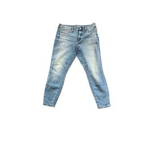 Modern Faded Blue Denim Jeans - “Universal Thread” - Size 16/33R